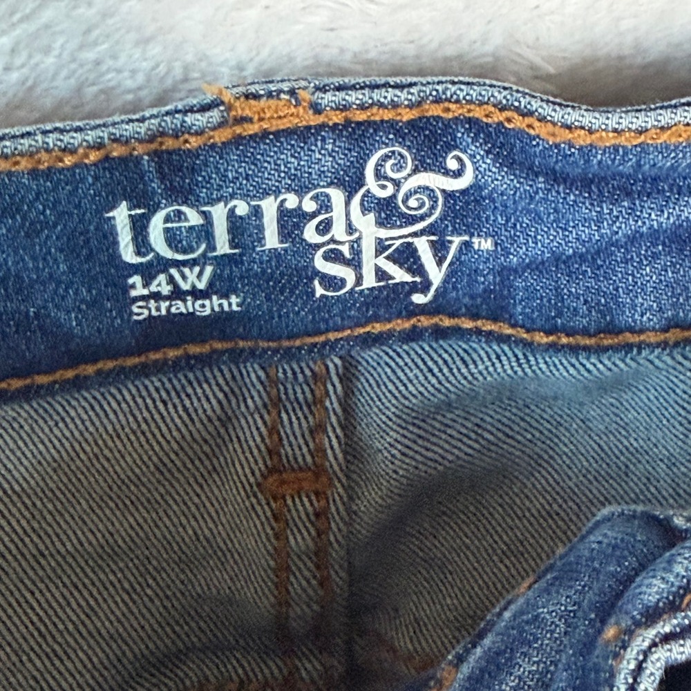 Terra & Sky Women 14W Blue Straight Leg Jeans Casual Denim Pants - Picture 2 of 11
